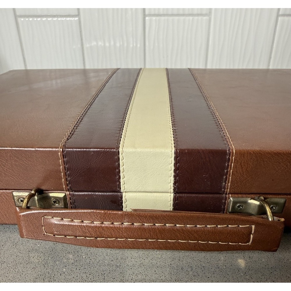 Vintage Backgammon GAME Brown Faux Leather Briefcase Racing Stripe COMPLETE GUC - Picture 3 of 16